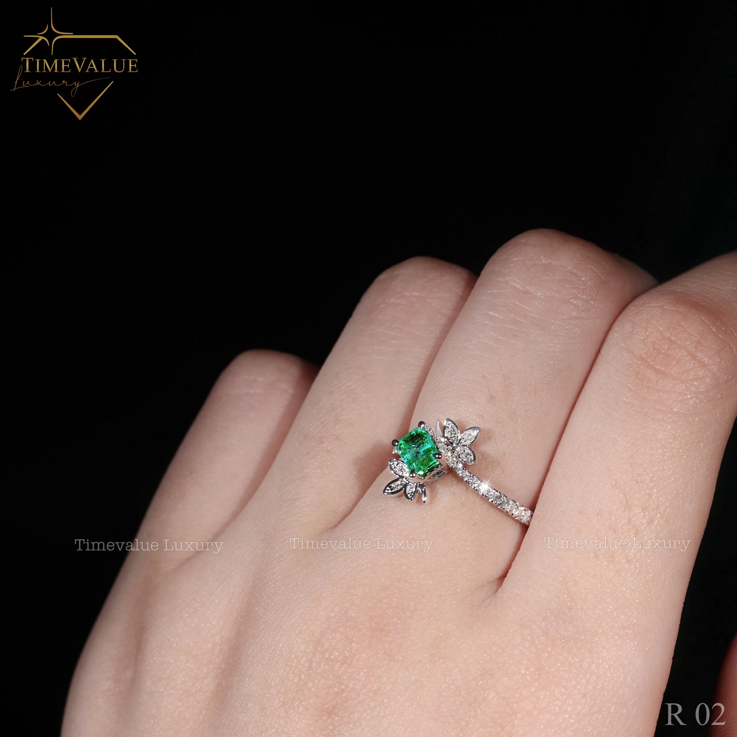 Nhẫn Kim cương Nữ gắn đá Emerald R02