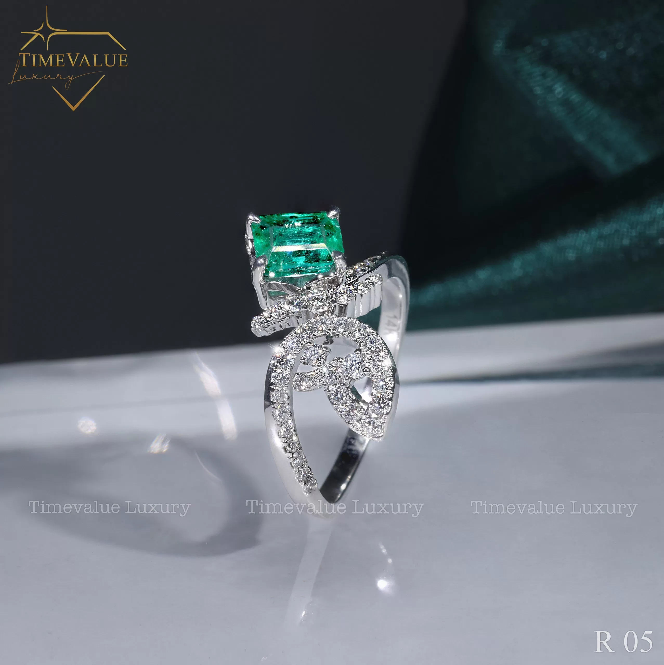 Nhẫn Kim cương Nữ gắn đá Emerald R05