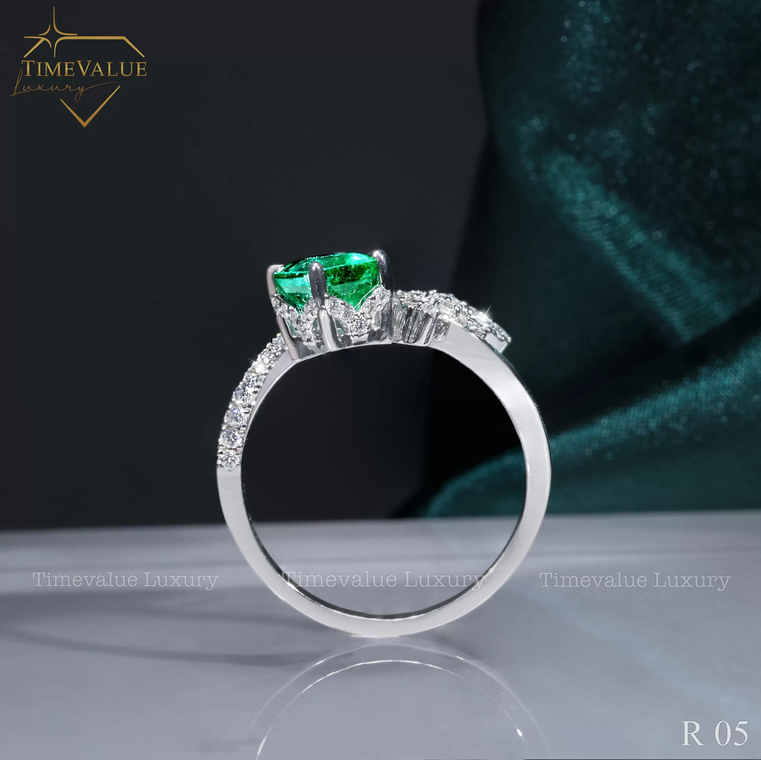 Nhẫn Kim cương Nữ gắn đá Emerald R05 04