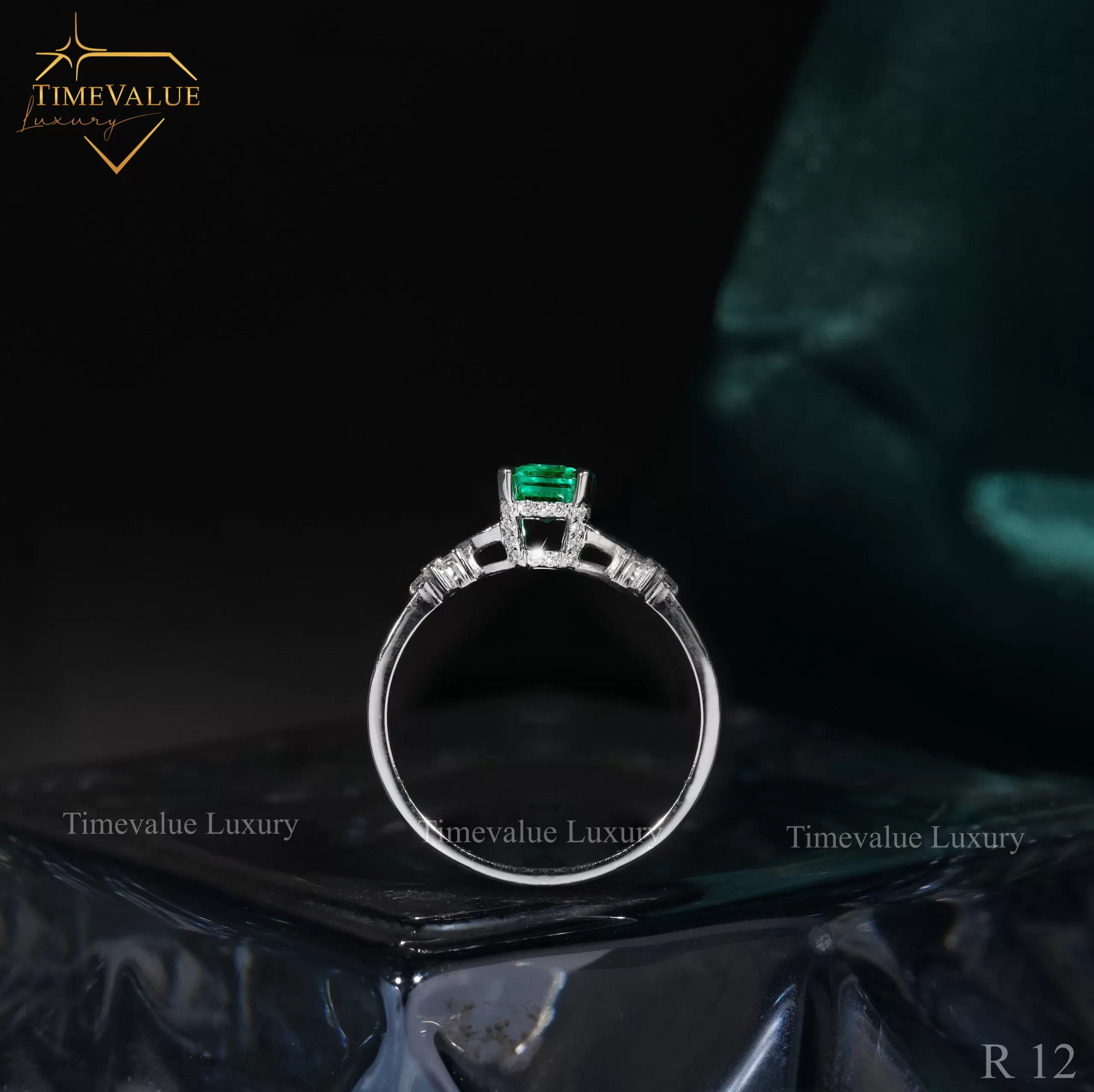 Nhẫn Kim cương Nữ gắn đá Emerald R12 05