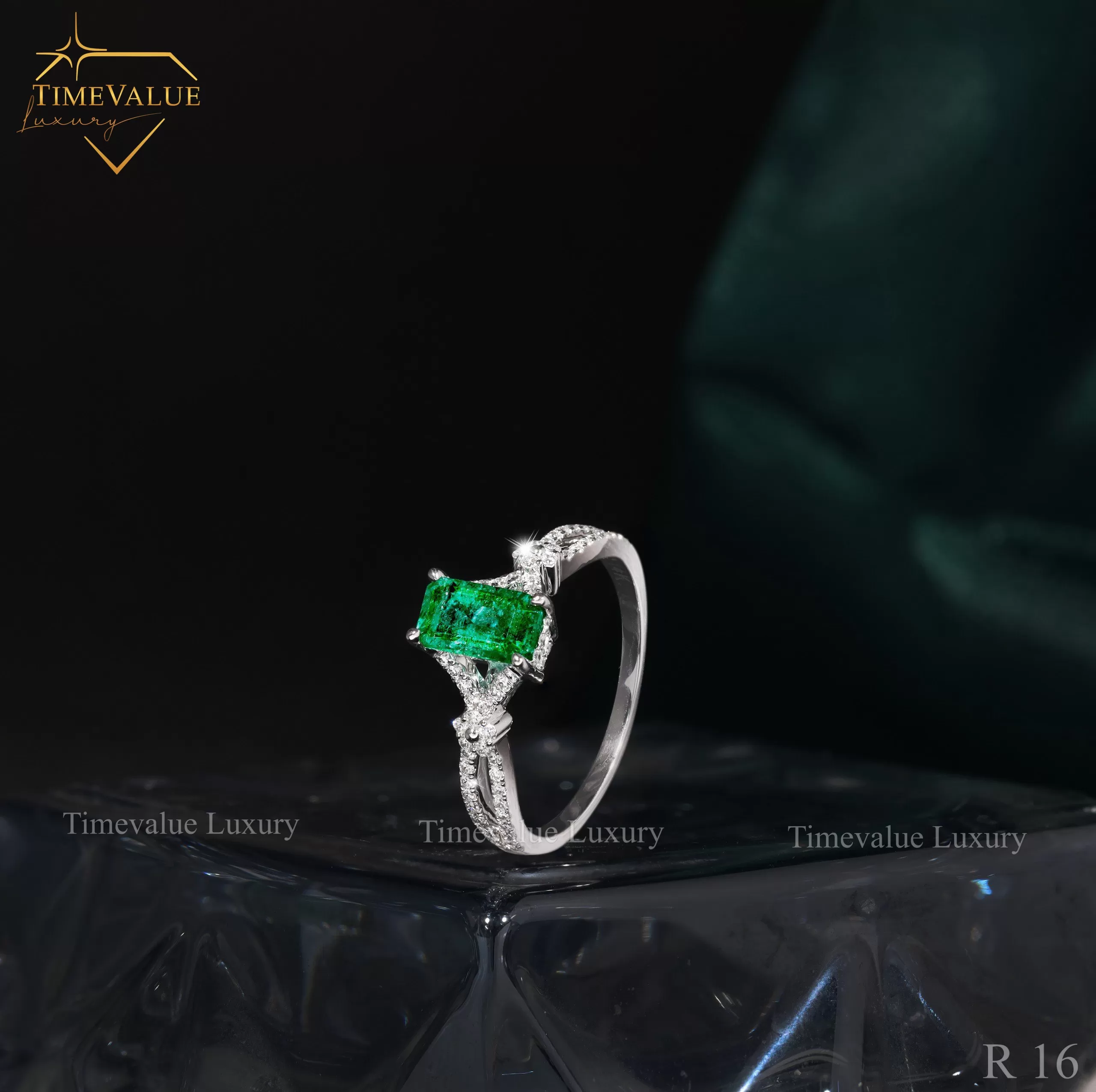 Nhẫn Kim cương Nữ gắn đá Emerald R16 01